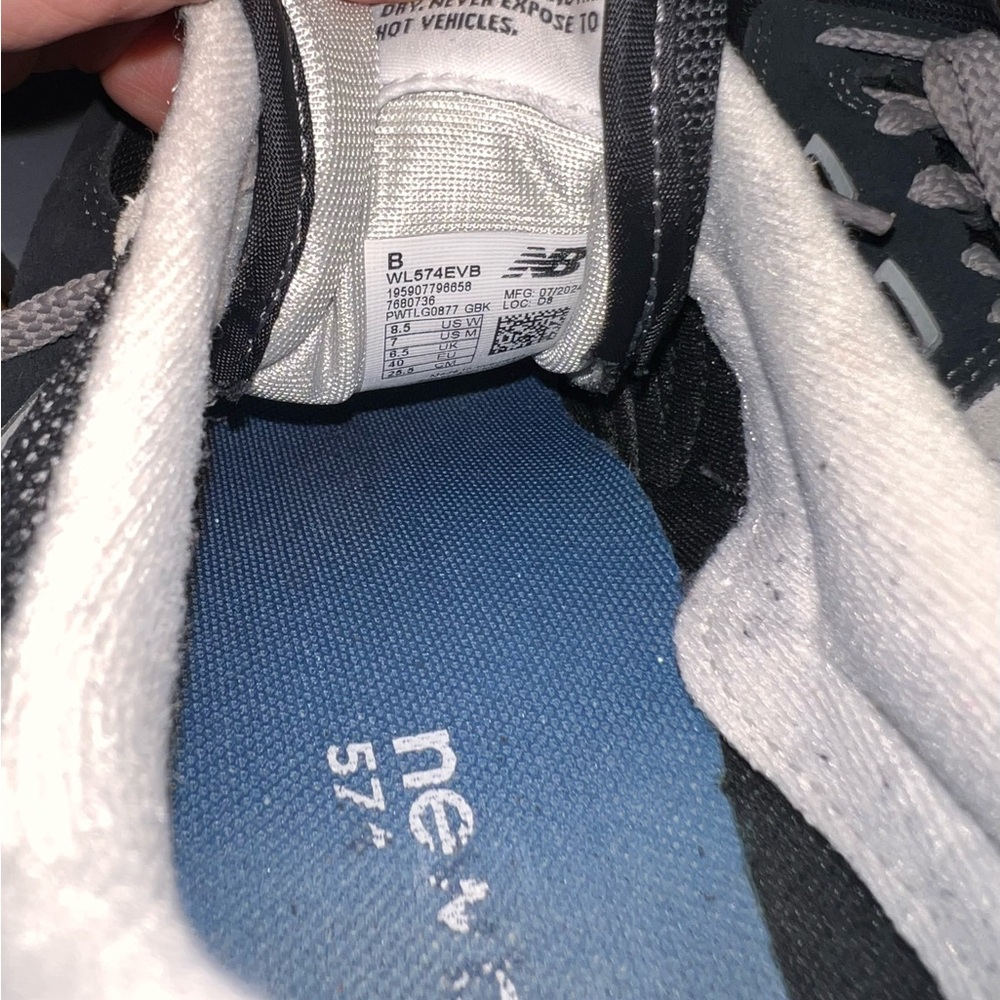 New Balance Women’s Blue/Navy Sneakers 8.5 - Picture 10 of 12